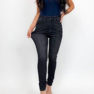Judy blue tummy control black denim! super stretchy size 9